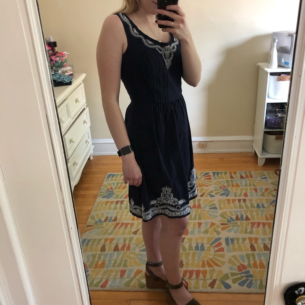 NWT Vineyard Vines Navy Embroidered dress